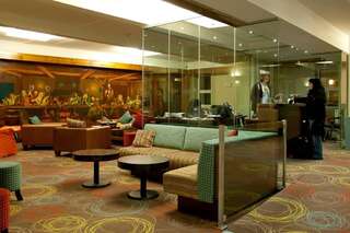 Хостелы Kinlay House Eyre Square Hostel Голуэй Кровать в общем номере для мужчин и женщин с 8 кроватями и общей ванной комнатой-16